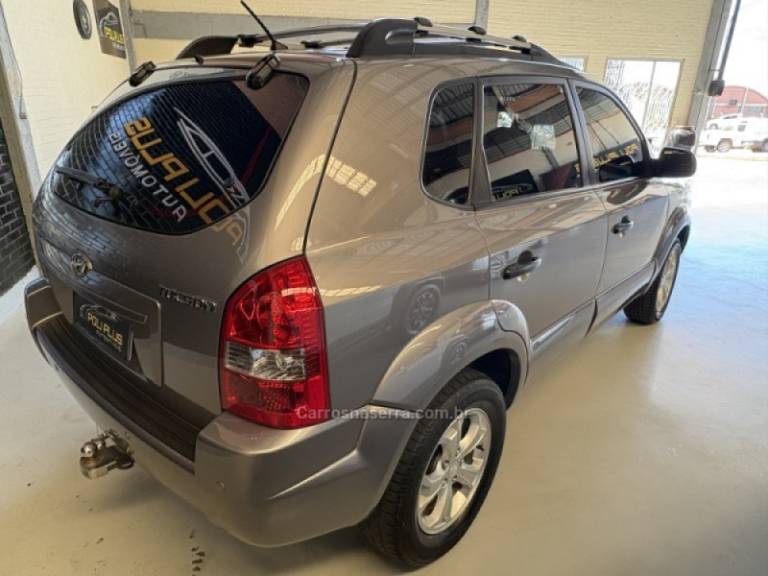 HYUNDAI - TUCSON - 2010/2011 - Prata - R$ 44.900,00