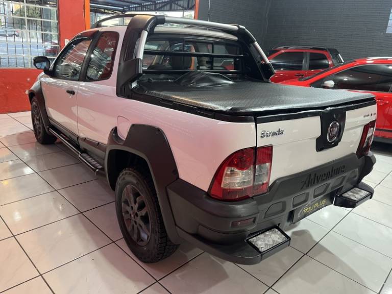 FIAT - STRADA - 2012/2013 - Branca - R$ 57.900,00