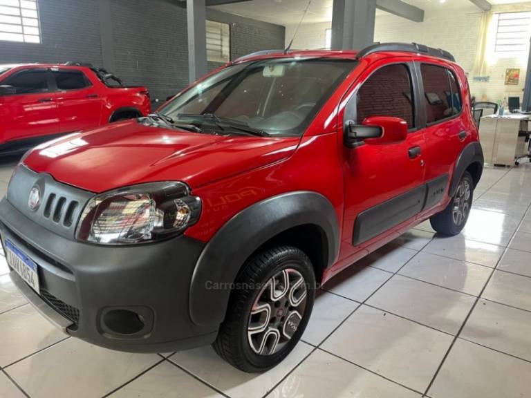 FIAT - UNO - 2013/2014 - Vermelha - R$ 36.900,00