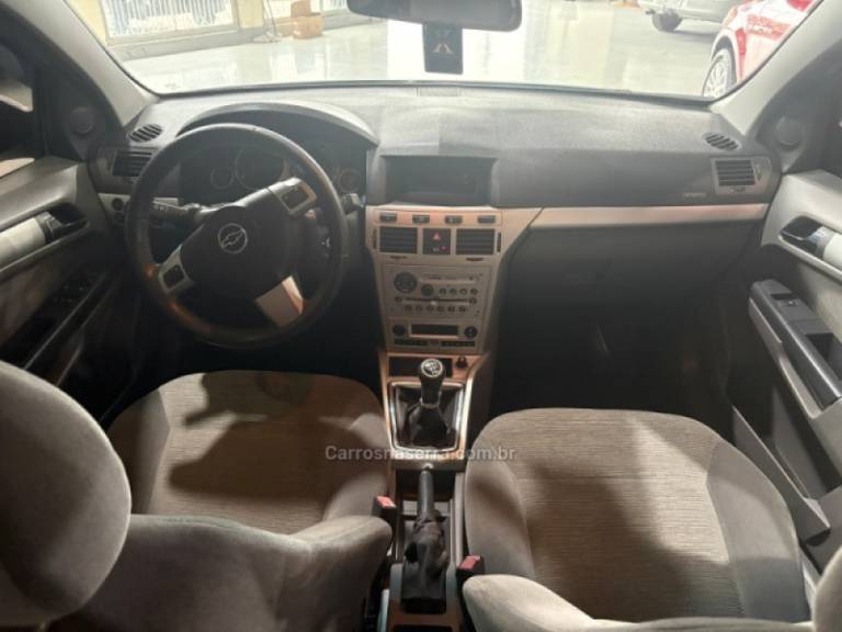 CHEVROLET - VECTRA - 2010/2010 - Prata - R$ 42.900,00