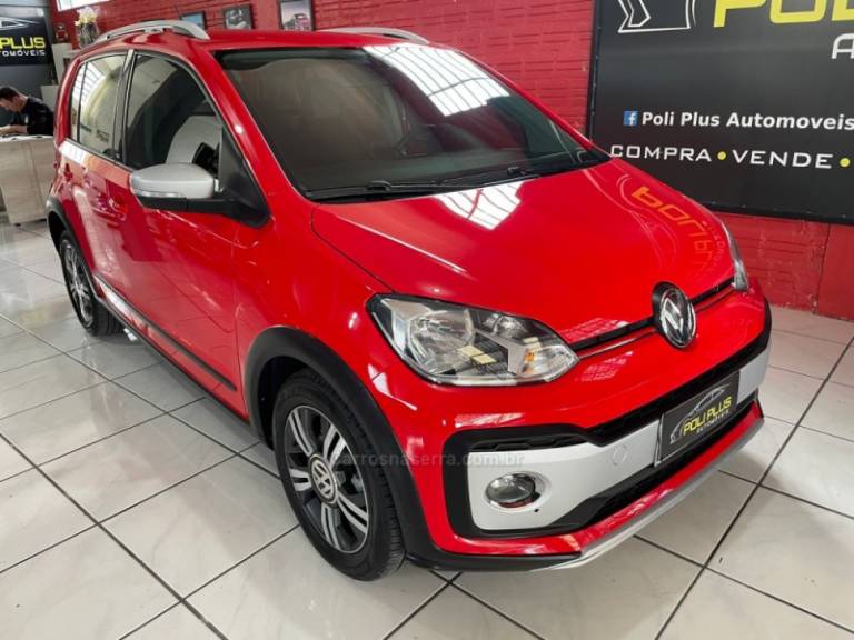 VOLKSWAGEN - UP - 2018/2019 - Vermelha - R$ 68.900,00