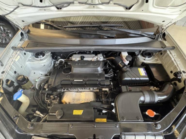 HYUNDAI - TUCSON - 2010/2011 - Prata - R$ 44.900,00