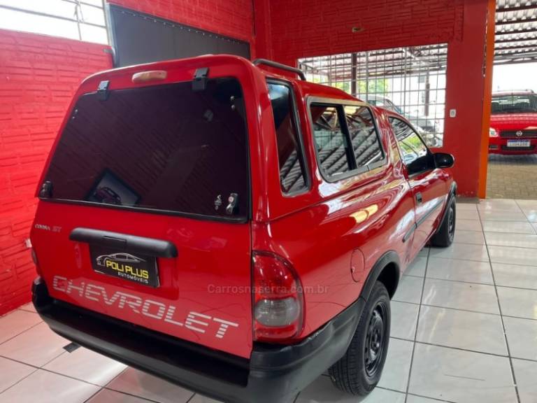CHEVROLET - CORSA - 2000/2001 - Vermelha - R$ 29.900,00