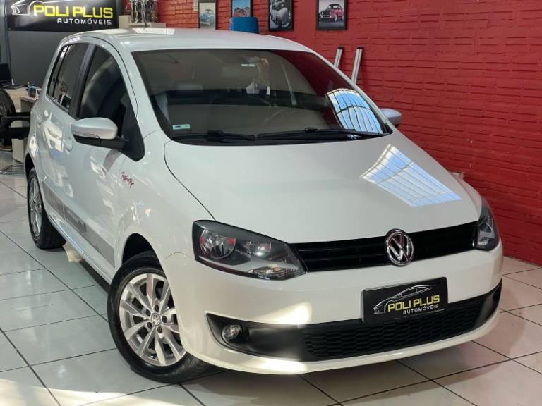 VOLKSWAGEN - FOX - 2013/2014 - Branca - R$ 43.900,00
