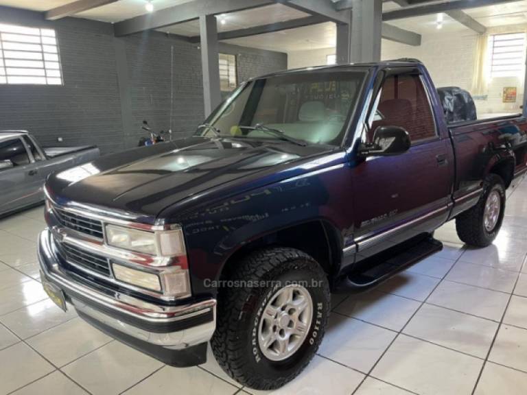 CHEVROLET - SILVERADO - 1997/1997 - Azul - R$ 89.900,00