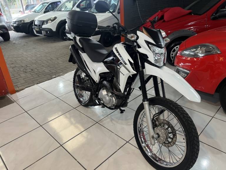 HONDA - NXR 160 - 2022/2023 - Branca - R$ 21.900,00