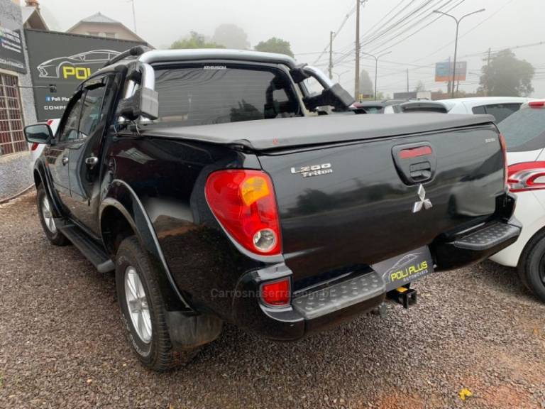 MITSUBISHI - L200 TRITON - 2009/2010 - Preta - R$ 98.900,00