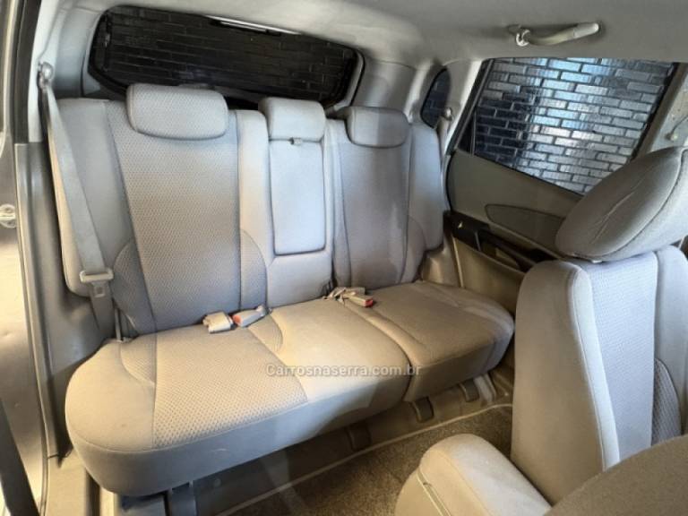 HYUNDAI - TUCSON - 2010/2011 - Prata - R$ 44.900,00