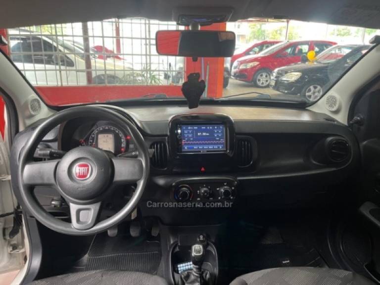 FIAT - MOBI - 2017/2018 - Branca - R$ 45.900,00