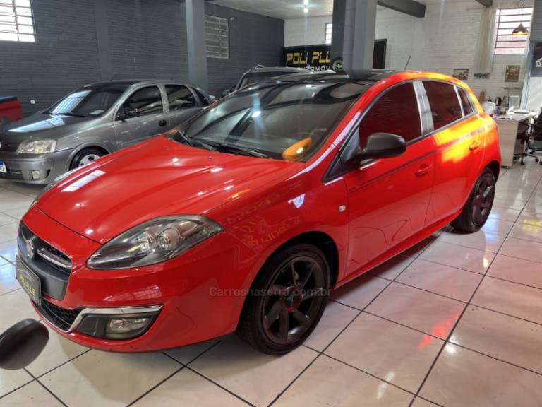 FIAT - BRAVO - 2016/2016 - Vermelha - R$ 59.900,00