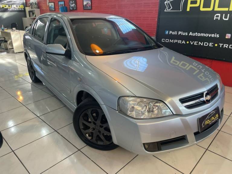 CHEVROLET - ASTRA - 2011/2011 - Prata - R$ 37.900,00