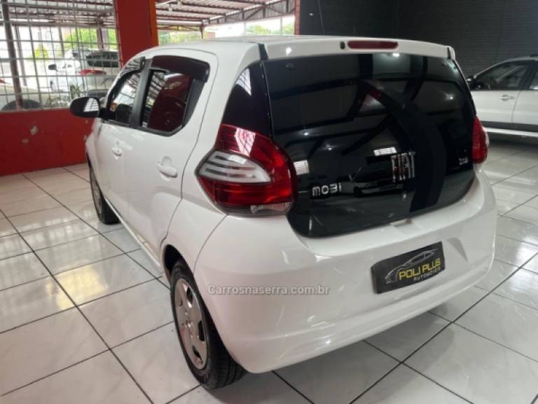 FIAT - MOBI - 2017/2018 - Branca - R$ 45.900,00