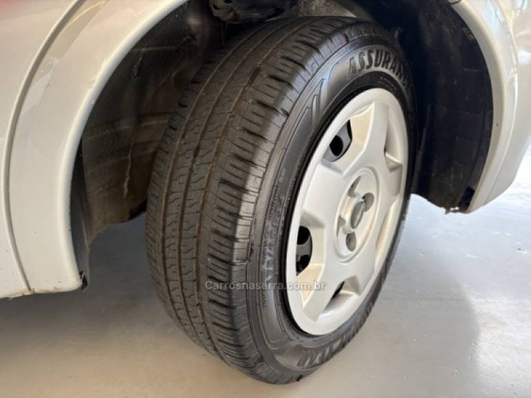 CHEVROLET - CORSA - 2003/2004 - Prata - R$ 19.900,00