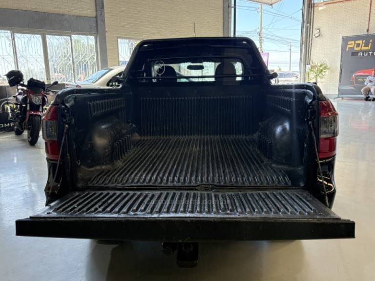 CHEVROLET - MONTANA - 2013/2013 - Preta - R$ 43.900,00