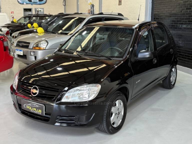CHEVROLET - CELTA - 2009/2010 - Preta - R$ 28.900,00