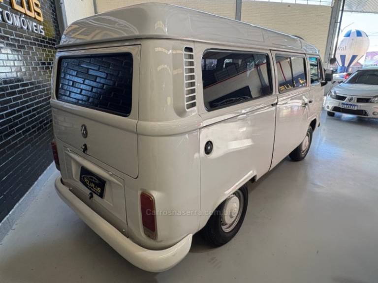 VOLKSWAGEN - KOMBI - 1999/2000 - Branca - R$ 31.900,00
