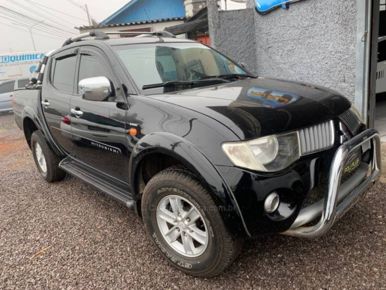 MITSUBISHI - L200 TRITON - 2009/2010 - Preta - R$ 98.900,00