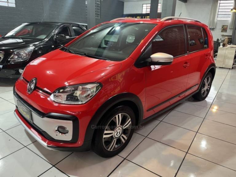 VOLKSWAGEN - UP - 2018/2019 - Vermelha - R$ 68.900,00
