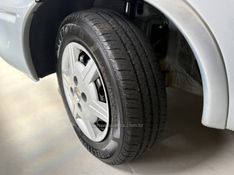 CHEVROLET - CLASSIC - 2008/2008 - Prata - R$ 21.900,00