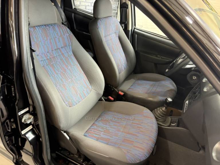 CHEVROLET - CELTA - 2009/2010 - Preta - R$ 28.900,00