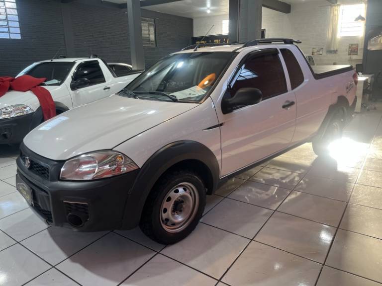 FIAT - STRADA - 2014/2014 - Branca - R$ 52.900,00
