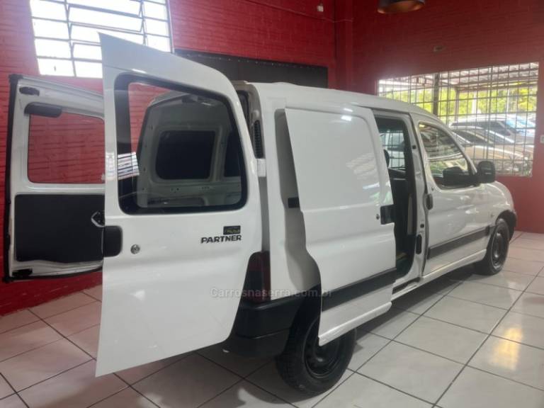 PEUGEOT - PARTNER - 2008/2009 - Branca - R$ 29.900,00