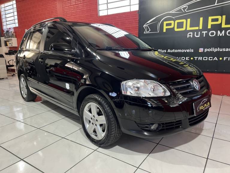 VOLKSWAGEN - SPACEFOX - 2009/2010 - Preta - R$ 36.900,00