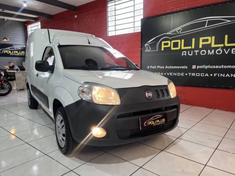 FIAT - FIORINO - 2017/2018 - Branca - R$ 68.900,00