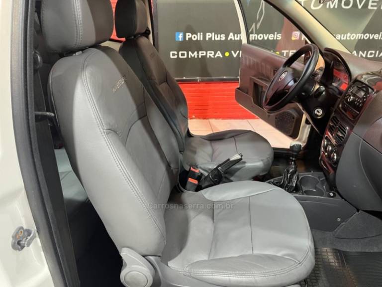 FIAT - STRADA - 2012/2013 - Branca - R$ 57.900,00