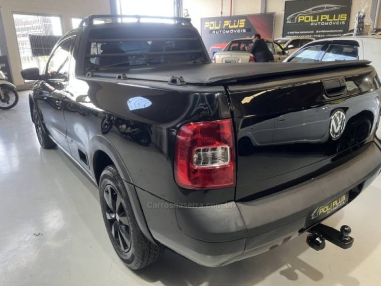 VOLKSWAGEN - SAVEIRO - 2014/2014 - Preta - R$ 44.900,00