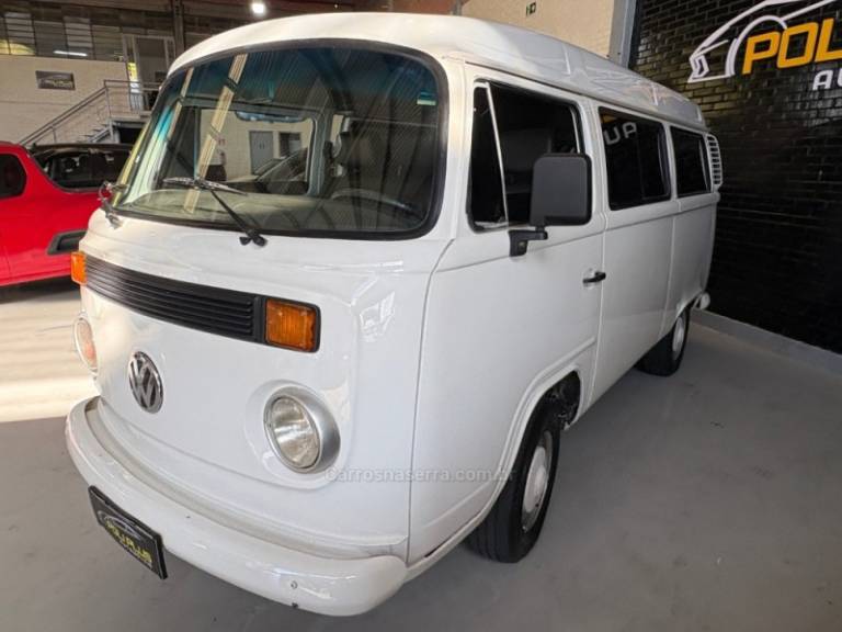 VOLKSWAGEN - KOMBI - 1999/2000 - Branca - R$ 31.900,00
