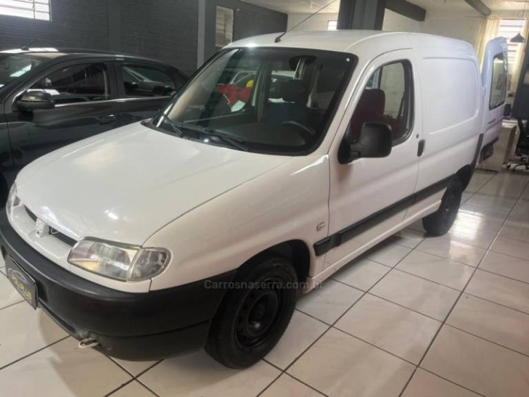PEUGEOT - PARTNER - 2008/2008 - Branca - R$ 29.900,00