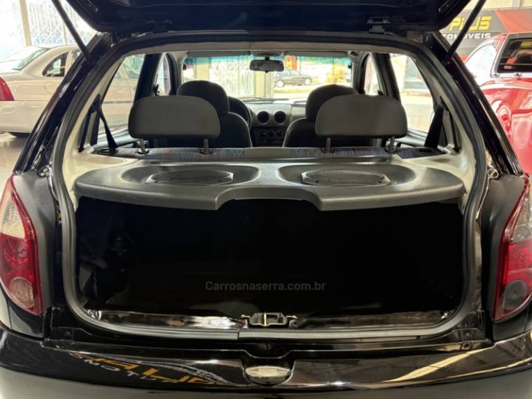 CHEVROLET - CELTA - 2009/2010 - Preta - R$ 28.900,00